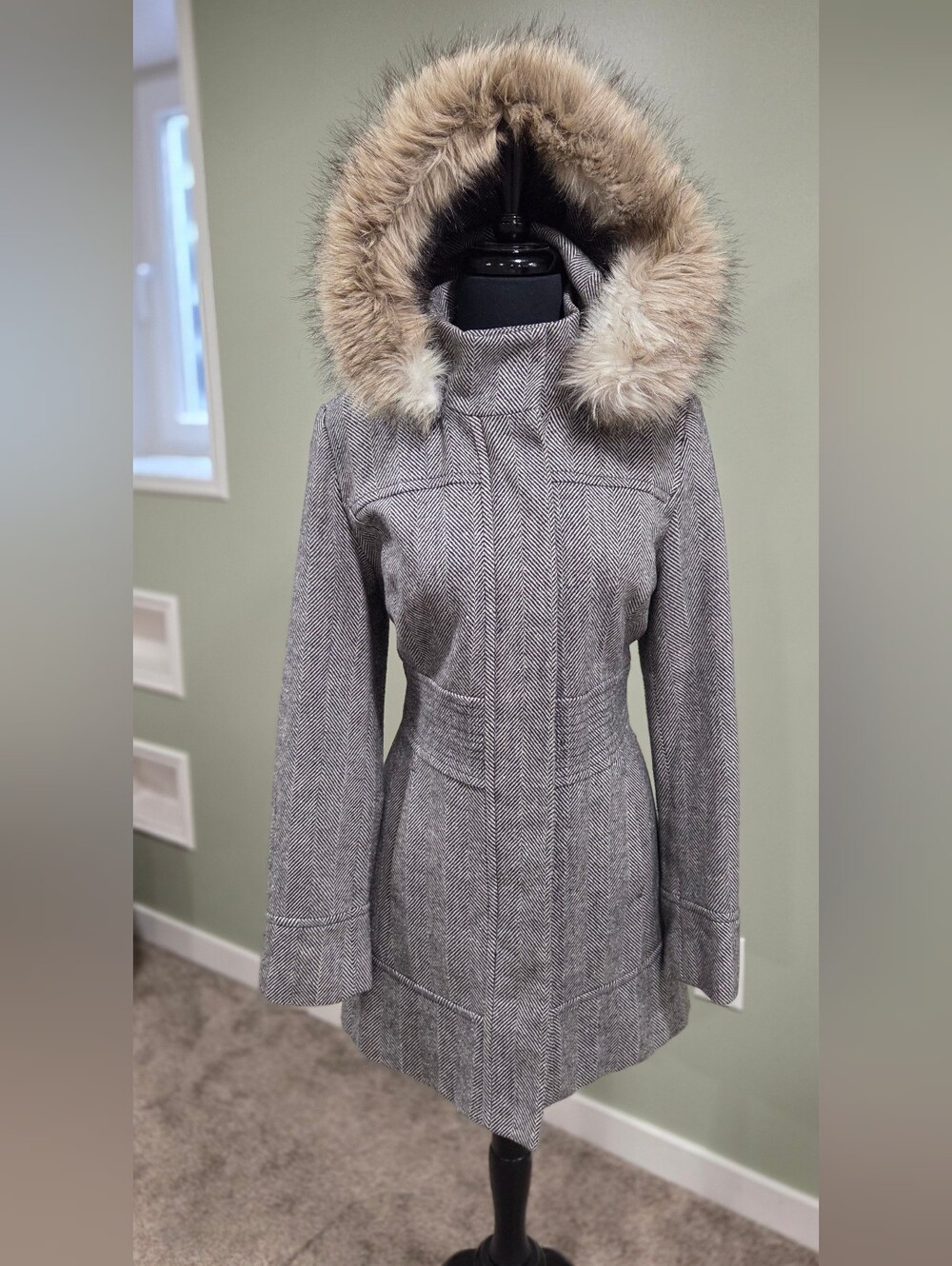 ESPRIT Womend Herringbone Wool-Blend Coat with Faux Fur Trim - Gray - Picture 2 of 7